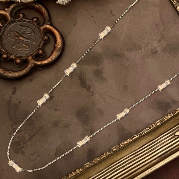 KATE SPADE • Silver Moon River Scatter Necklace - Picture 4 of 5